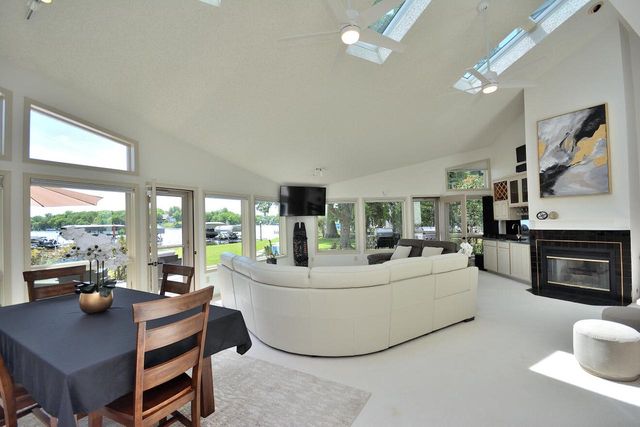 W339N5275 Road O, Nashotah, WI 53058
