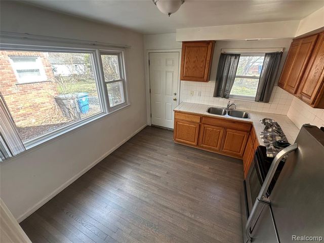 535 Sherbourne Street, Inkster, MI 48141