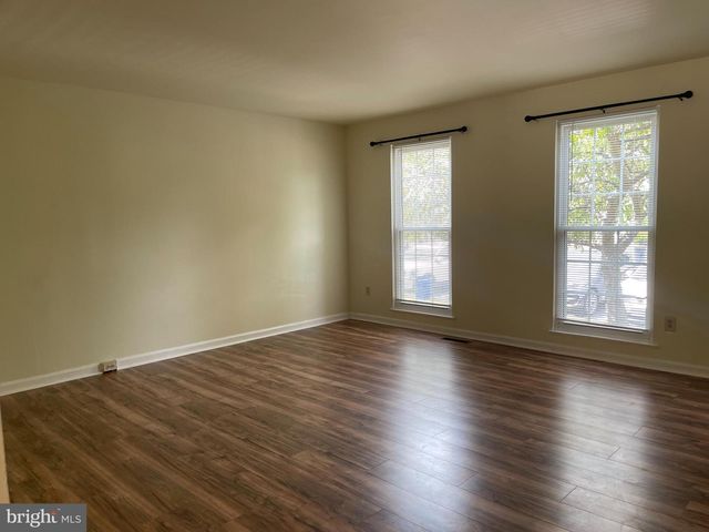 21054 CORNERPOST SQ, Ashburn, VA 20147