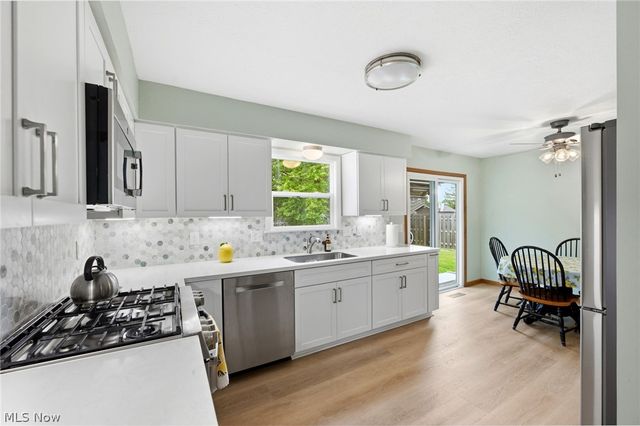 9764 Wainwright Terrace, Olmsted Falls, OH 44138