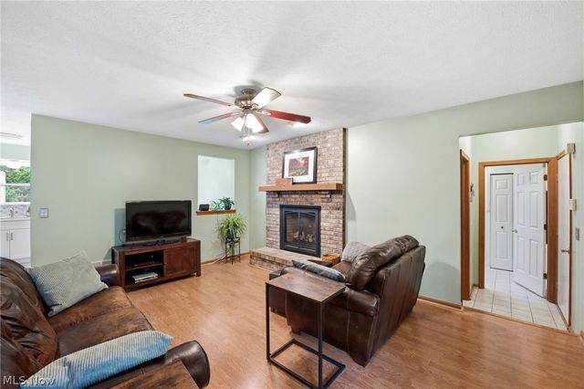 9764 Wainwright Terrace, Olmsted Falls, OH 44138
