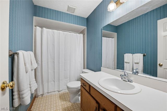 9764 Wainwright Terrace, Olmsted Falls, OH 44138