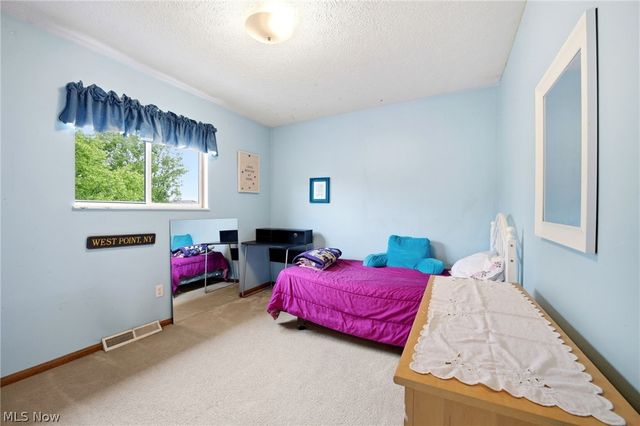 9764 Wainwright Terrace, Olmsted Falls, OH 44138