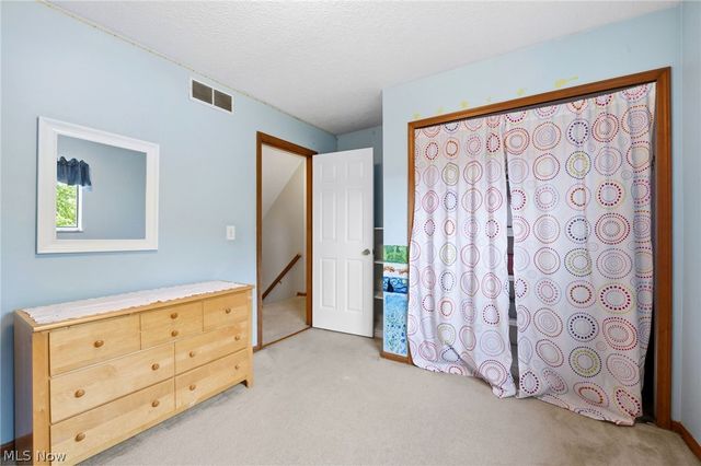 9764 Wainwright Terrace, Olmsted Falls, OH 44138