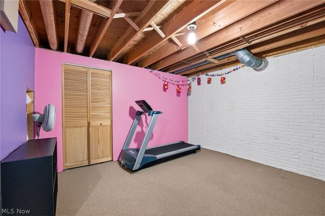 9764 Wainwright Terrace, Olmsted Falls, OH 44138