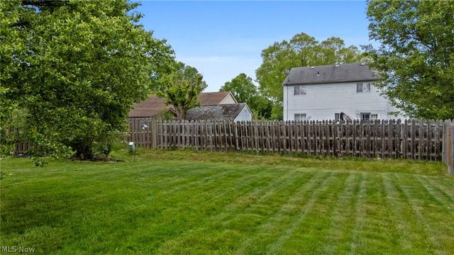 9764 Wainwright Terrace, Olmsted Falls, OH 44138
