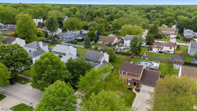 9764 Wainwright Terrace, Olmsted Falls, OH 44138