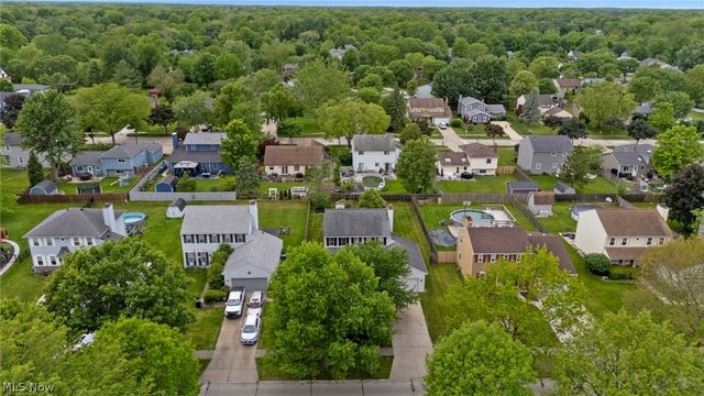9764 Wainwright Terrace, Olmsted Falls, OH 44138