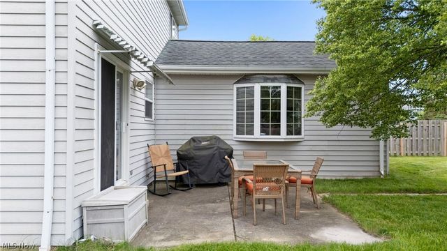 9764 Wainwright Terrace, Olmsted Falls, OH 44138