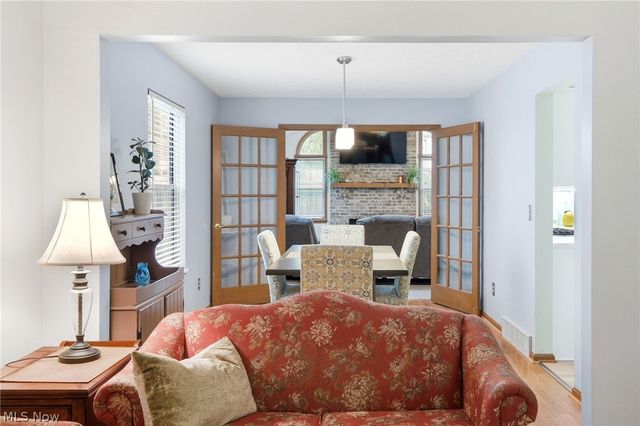 9764 Wainwright Terrace, Olmsted Falls, OH 44138