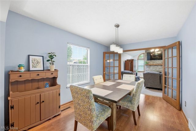 9764 Wainwright Terrace, Olmsted Falls, OH 44138