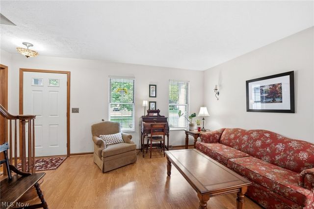 9764 Wainwright Terrace, Olmsted Falls, OH 44138