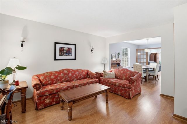 9764 Wainwright Terrace, Olmsted Falls, OH 44138