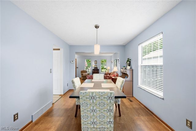 9764 Wainwright Terrace, Olmsted Falls, OH 44138