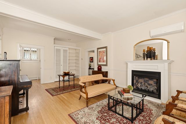 412 11th Street NW, Albuquerque, NM 87102