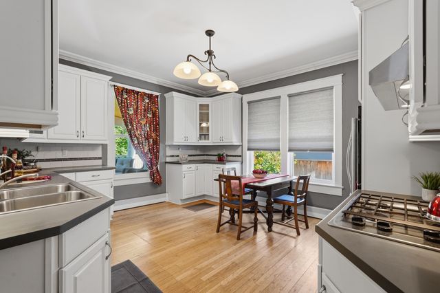 412 11th Street NW, Albuquerque, NM 87102