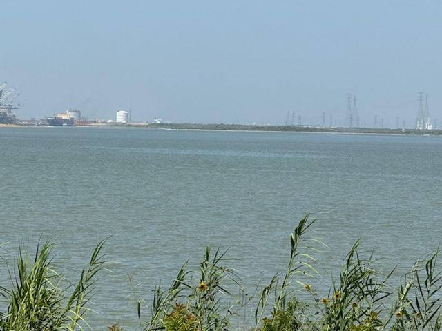 3215 Bay Oaks Harbor Drive, Baytown, TX 77523
