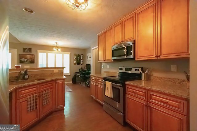 160 Brooks Lake Drive, Newnan, GA 30263