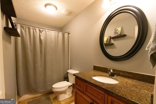 160 Brooks Lake Drive, Newnan, GA 30263