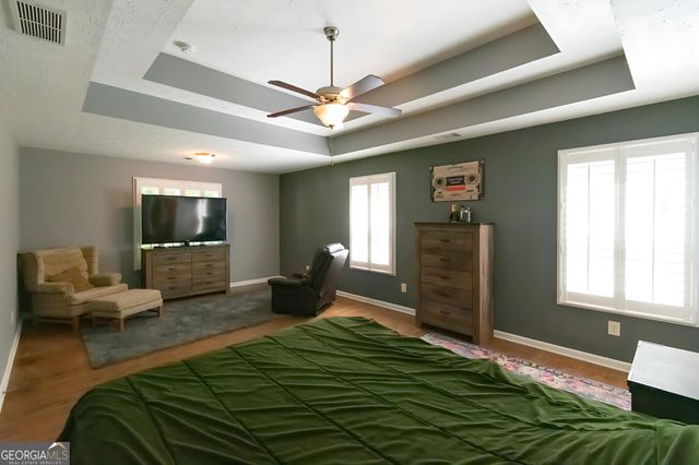 160 Brooks Lake Drive, Newnan, GA 30263