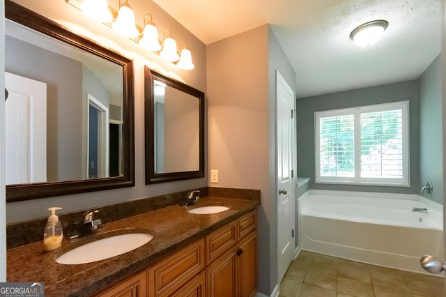 160 Brooks Lake Drive, Newnan, GA 30263