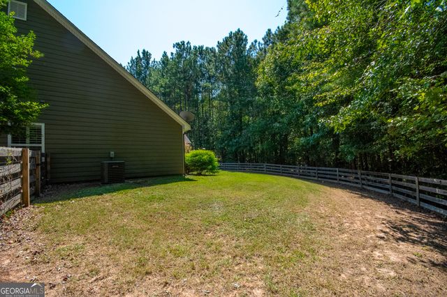 160 Brooks Lake Drive, Newnan, GA 30263