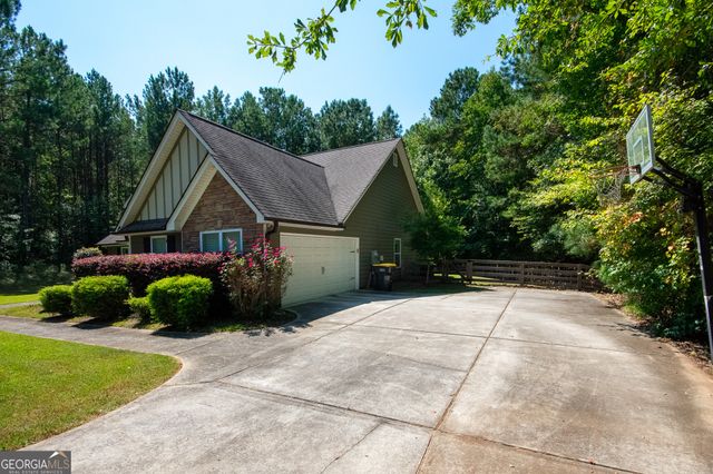 160 Brooks Lake Drive, Newnan, GA 30263