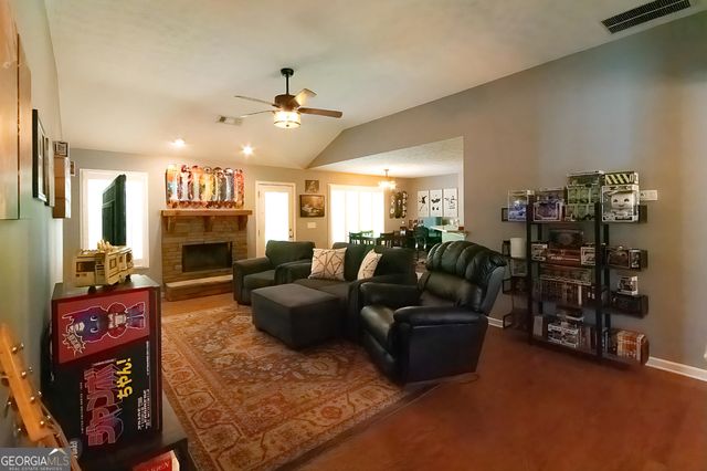 160 Brooks Lake Drive, Newnan, GA 30263