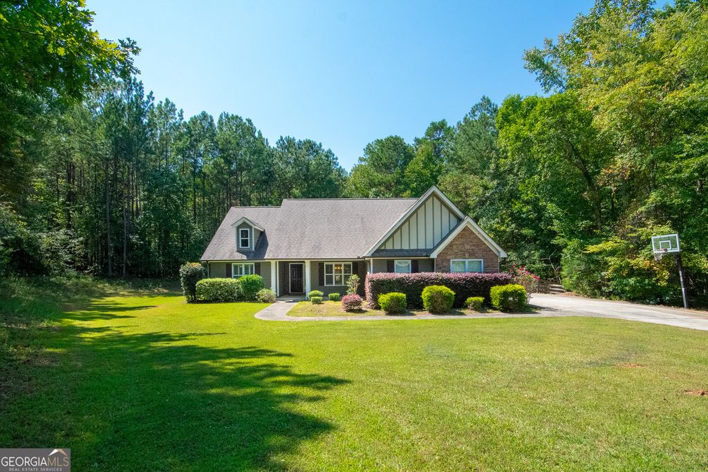 160 Brooks Lake Drive, Newnan, GA 30263