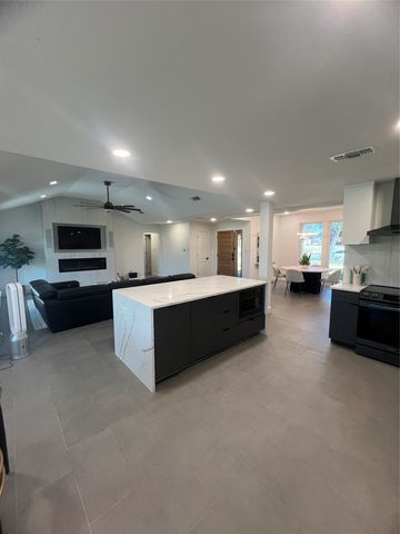 1007 Kingston Drive, Mansfield, TX 76063