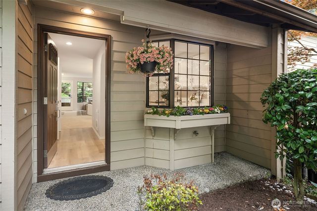 13706 NE 85th Street, Redmond, WA 98052