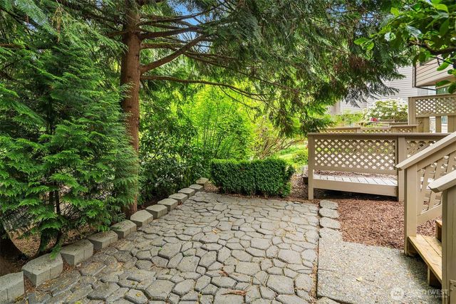13706 NE 85th Street, Redmond, WA 98052