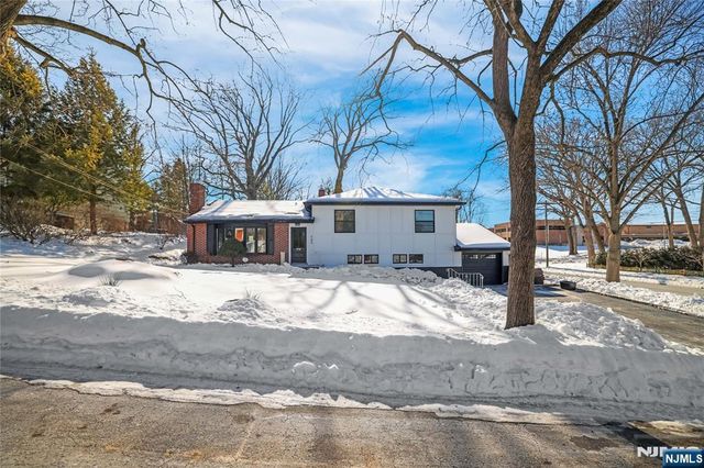 589 Fletcher Avenue, Oradell, NJ 07649