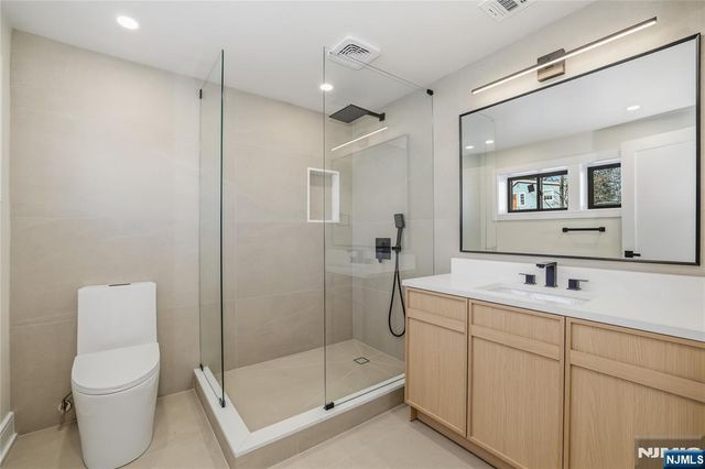 589 Fletcher Avenue, Oradell, NJ 07649