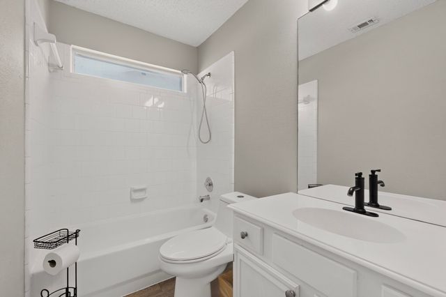 1264 Bedford Lane, Lewisville, TX 75077