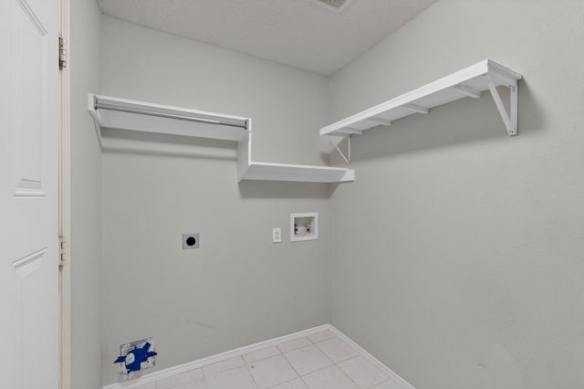 1264 Bedford Lane, Lewisville, TX 75077