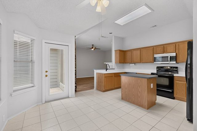 1264 Bedford Lane, Lewisville, TX 75077