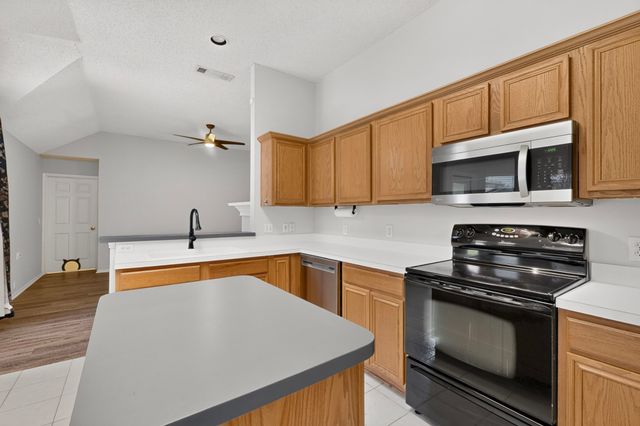 1264 Bedford Lane, Lewisville, TX 75077