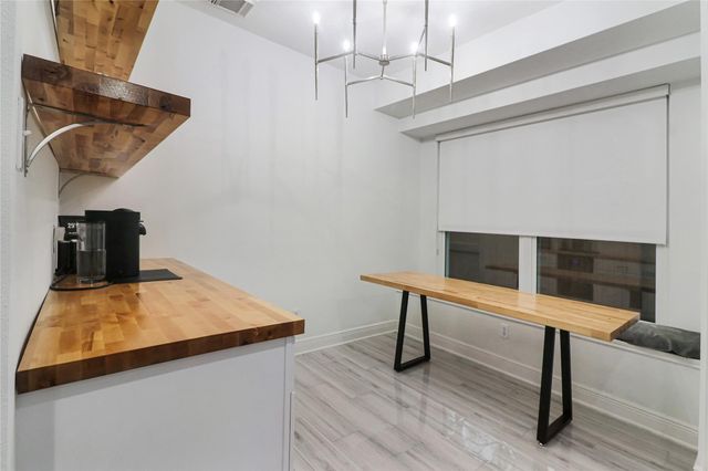 9118 Woodwind Lakes Drive, Houston, TX 77040