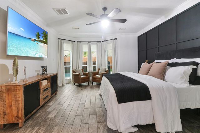 9118 Woodwind Lakes Drive, Houston, TX 77040