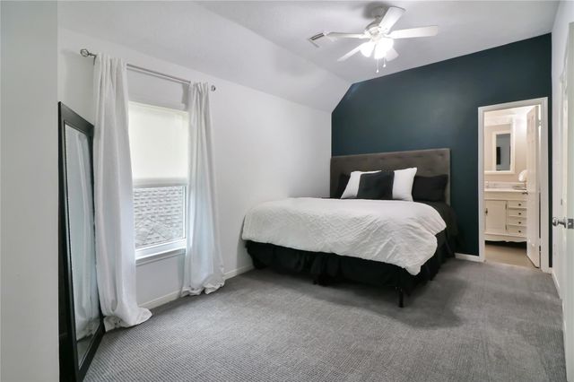 9118 Woodwind Lakes Drive, Houston, TX 77040