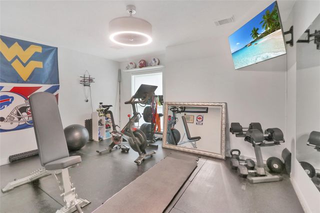 9118 Woodwind Lakes Drive, Houston, TX 77040