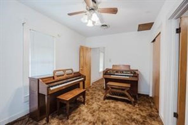1717 Pipeline Road, Cleburne, TX 76033