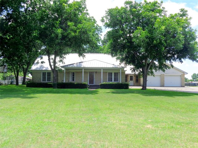 1717 Pipeline Road, Cleburne, TX 76033