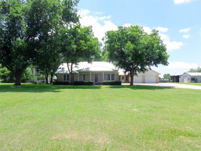 1717 Pipeline Road, Cleburne, TX 76033
