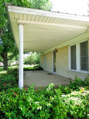 1717 Pipeline Road, Cleburne, TX 76033