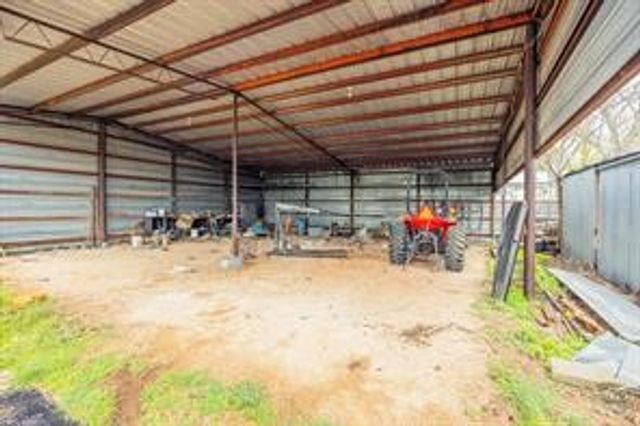 1717 Pipeline Road, Cleburne, TX 76033