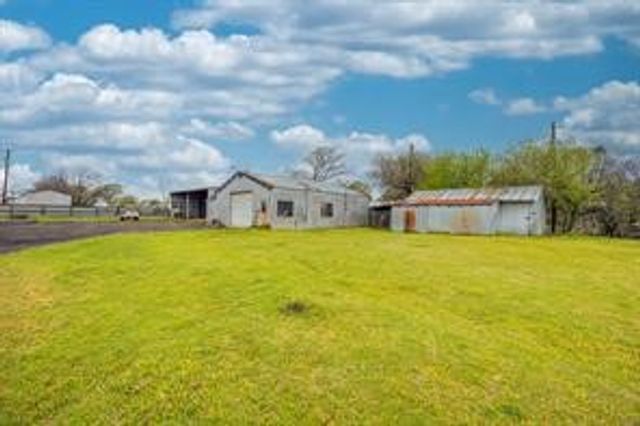 1717 Pipeline Road, Cleburne, TX 76033