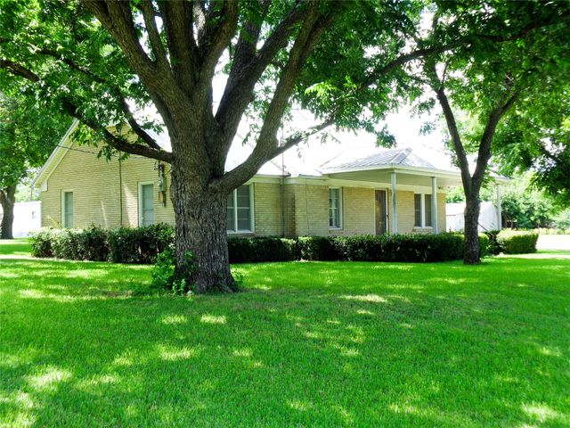 1717 Pipeline Road, Cleburne, TX 76033