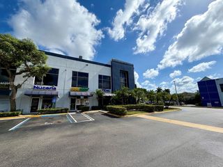 7500 NW 25th Street 107, Miami, FL 33122